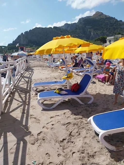 Alessi Design Suite Tra Centro E Mare Palermo Itália